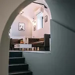 4 Hostel *