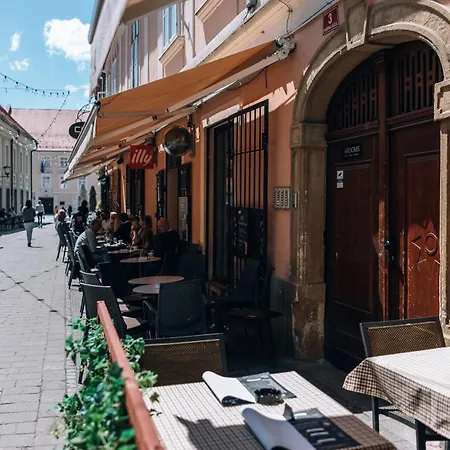 4 * Maribor